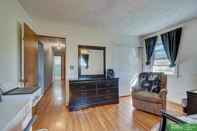 8812 Valley View Drive, La Vista, NE 68128