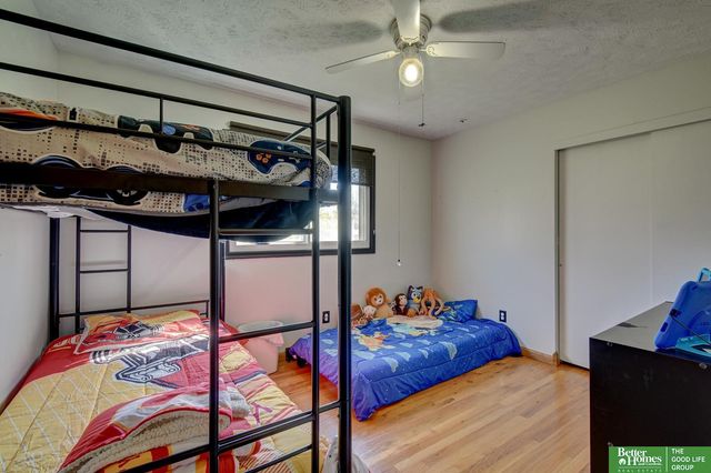 8812 Valley View Drive, La Vista, NE 68128