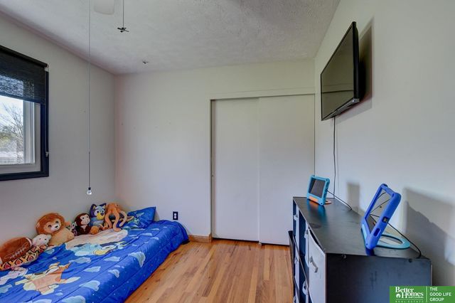 8812 Valley View Drive, La Vista, NE 68128