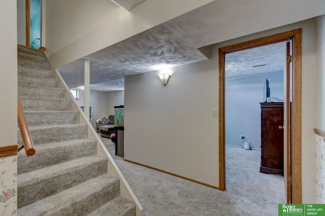 8812 Valley View Drive, La Vista, NE 68128