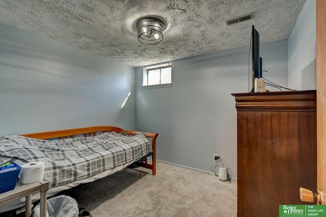 8812 Valley View Drive, La Vista, NE 68128