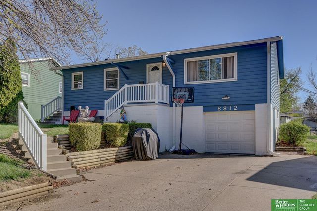 8812 Valley View Drive, La Vista, NE 68128