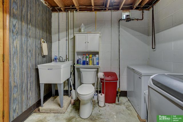 8812 Valley View Drive, La Vista, NE 68128