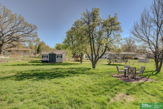 8812 Valley View Drive, La Vista, NE 68128