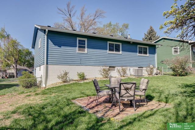 8812 Valley View Drive, La Vista, NE 68128