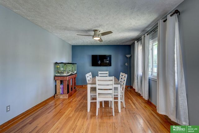 8812 Valley View Drive, La Vista, NE 68128