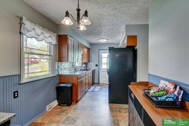 8812 Valley View Drive, La Vista, NE 68128