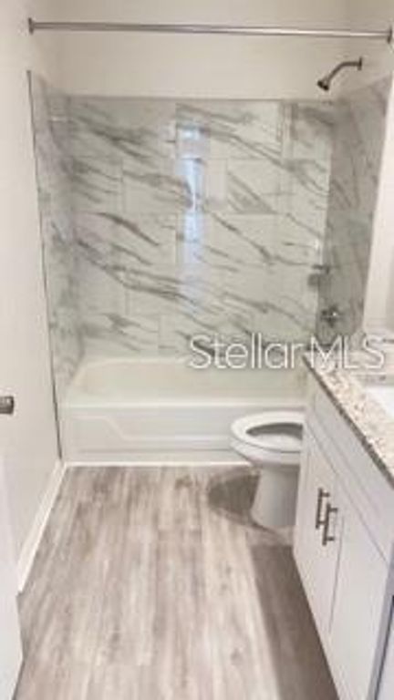 Image 8 of property listing at 7270 WESTPOINTE BOULEVARD 933, Orlando, FL 32835