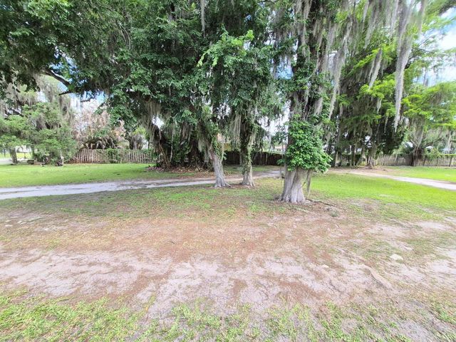 301 SE 5th Avenue, Okeechobee, FL 34974