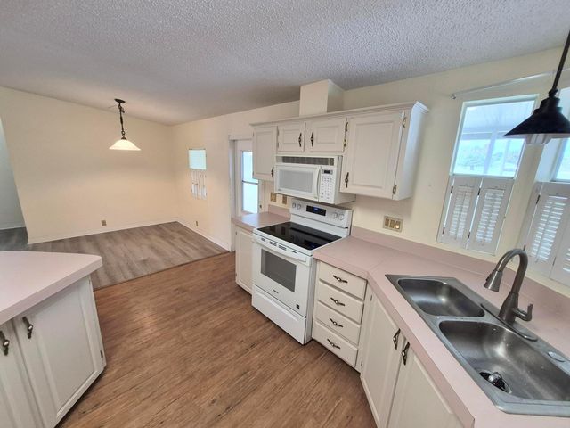 301 SE 5th Avenue, Okeechobee, FL 34974