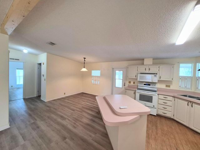 301 SE 5th Avenue, Okeechobee, FL 34974