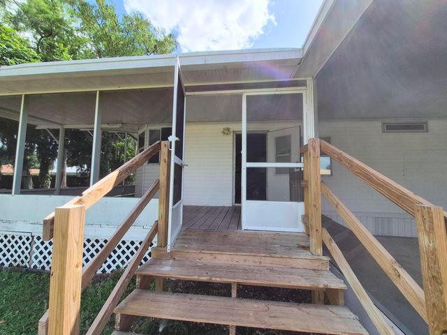 301 SE 5th Avenue, Okeechobee, FL 34974