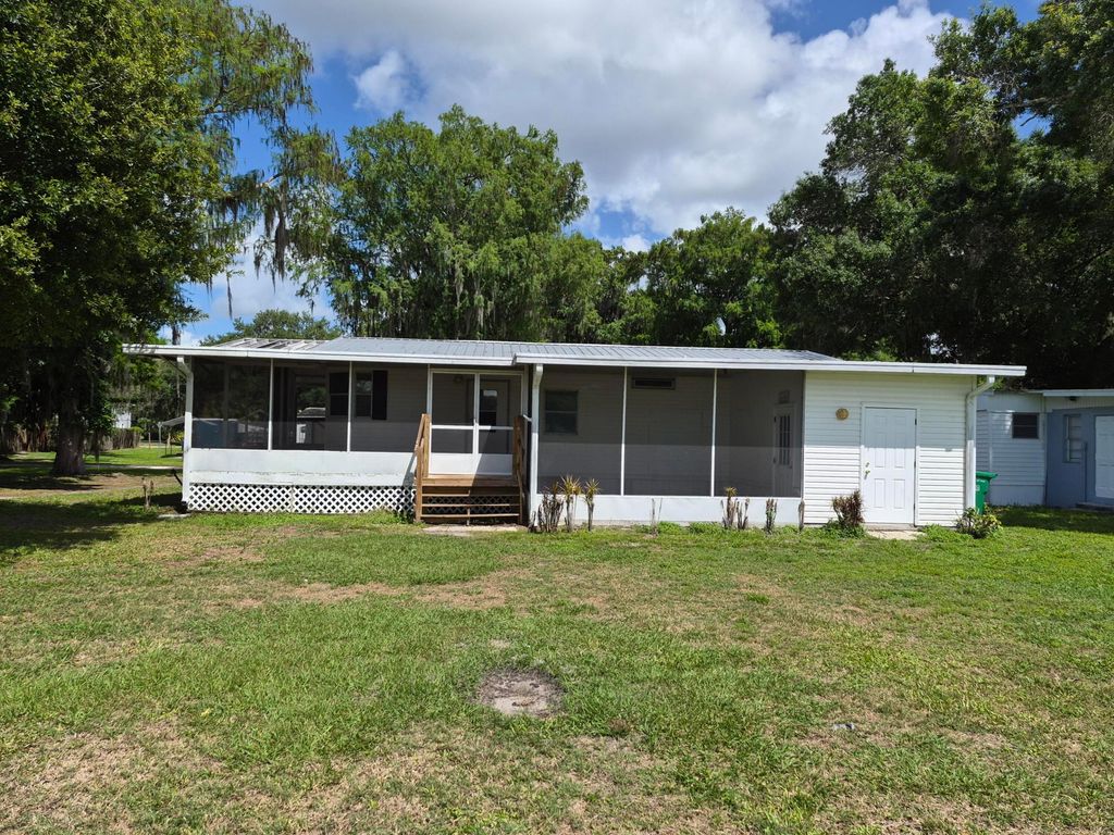 301 SE 5th Avenue, Okeechobee, FL 34974