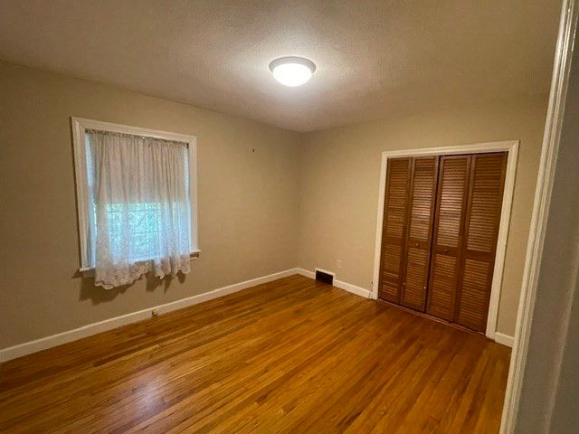 117 Hazardville Rd, Longmeadow, MA 01106