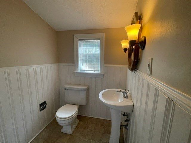 117 Hazardville Rd, Longmeadow, MA 01106