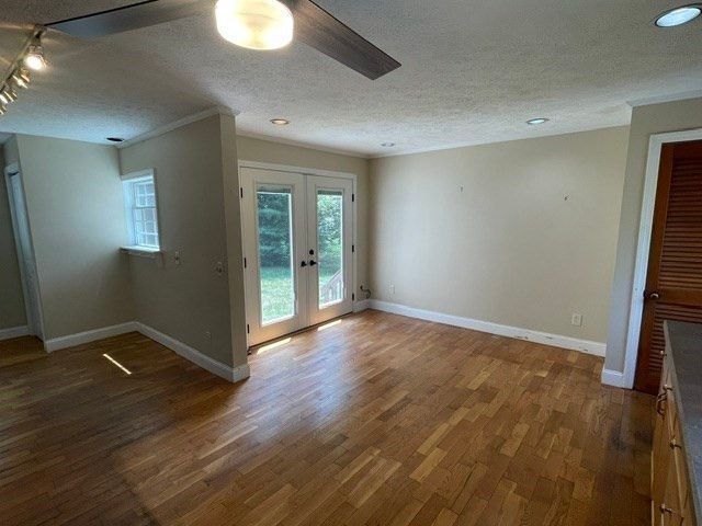 117 Hazardville Rd, Longmeadow, MA 01106