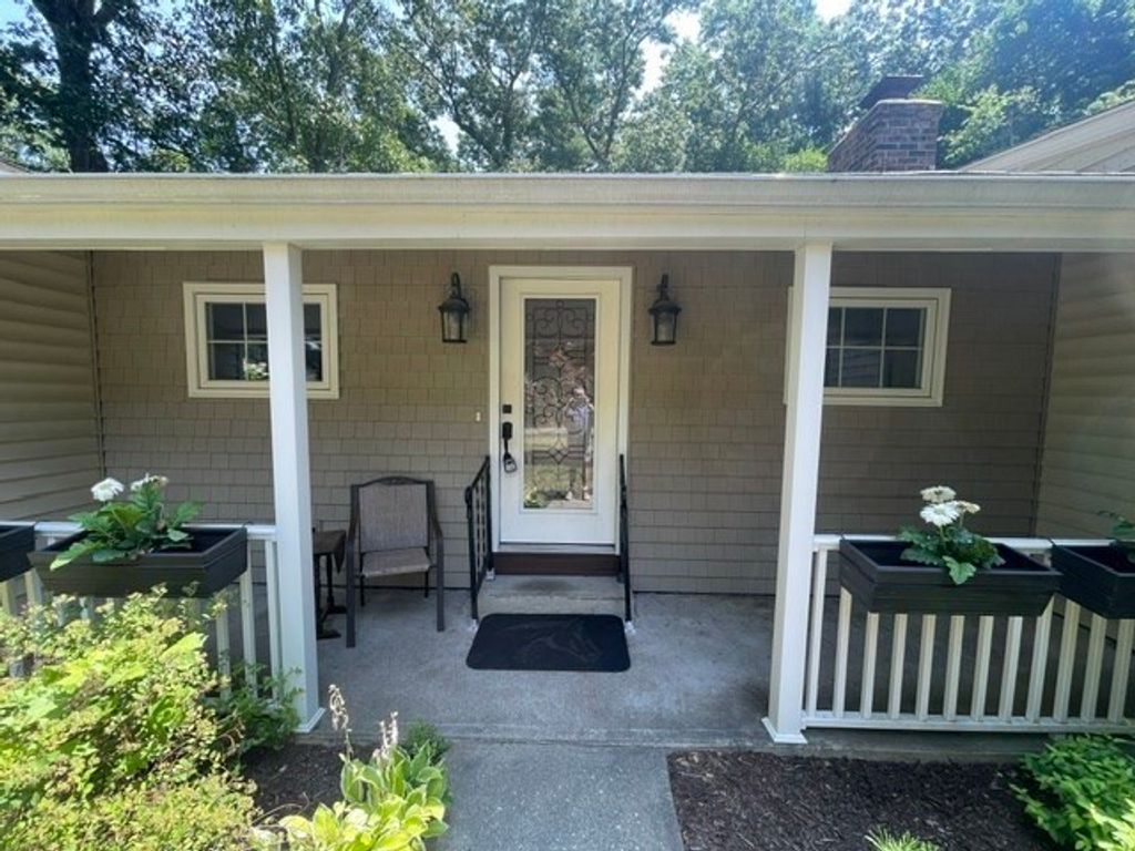 117 Hazardville Rd, Longmeadow, MA 01106