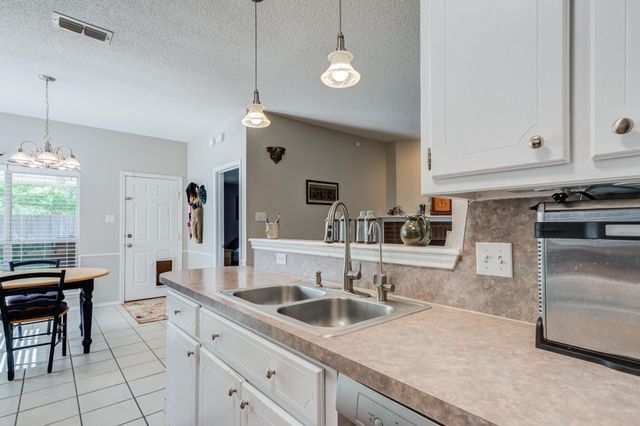 5915 8th Street, Lubbock, TX 79416