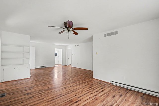 5380 Center Street, Village Of Clarkston, MI 48346