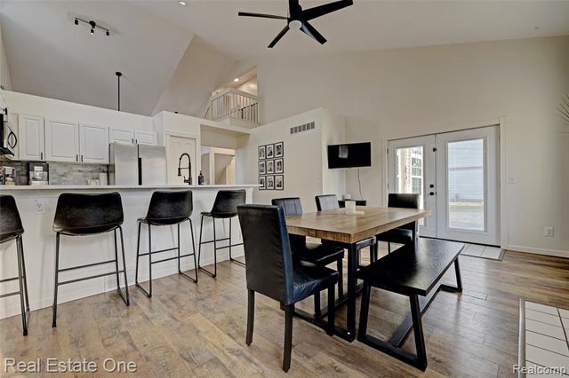 6923 Tangle Wood, Waterford, MI 48327