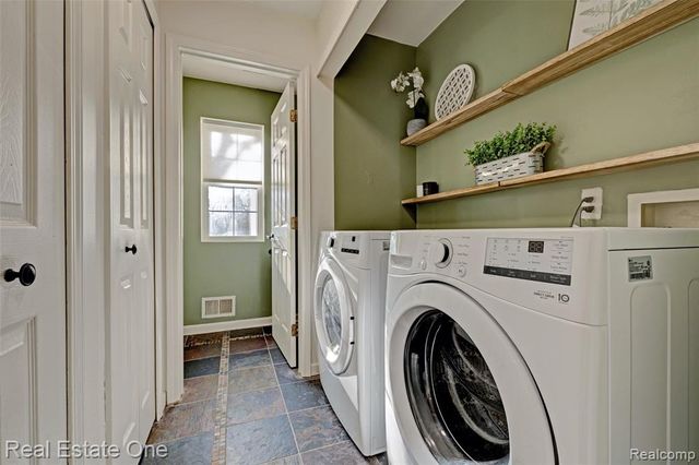 6923 Tangle Wood, Waterford, MI 48327