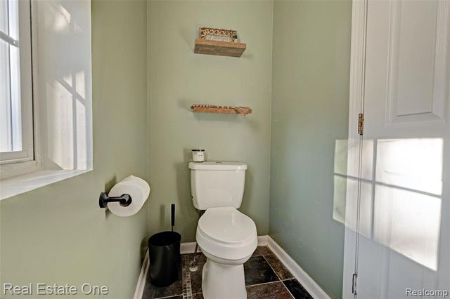 6923 Tangle Wood, Waterford, MI 48327