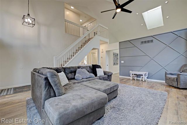 6923 Tangle Wood, Waterford, MI 48327