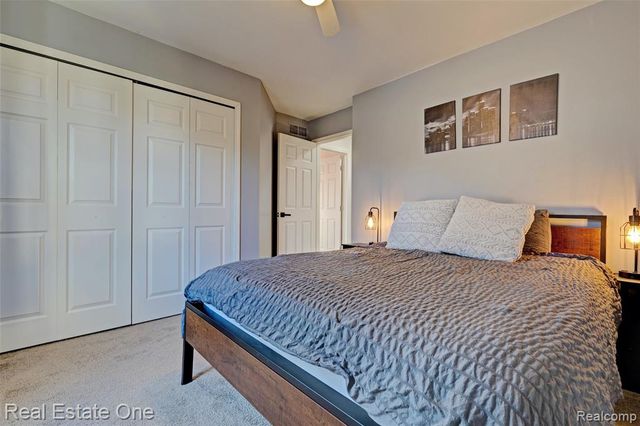 6923 Tangle Wood, Waterford, MI 48327