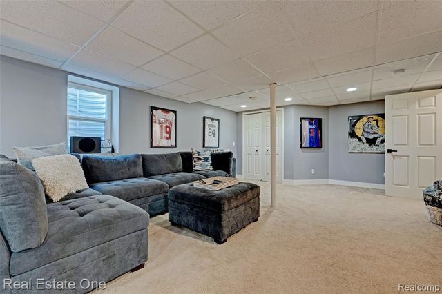 6923 Tangle Wood, Waterford, MI 48327