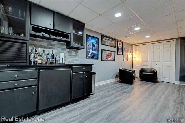 6923 Tangle Wood, Waterford, MI 48327