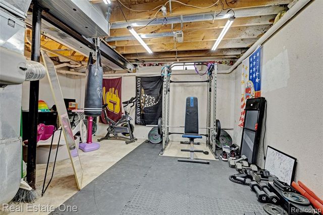 6923 Tangle Wood, Waterford, MI 48327