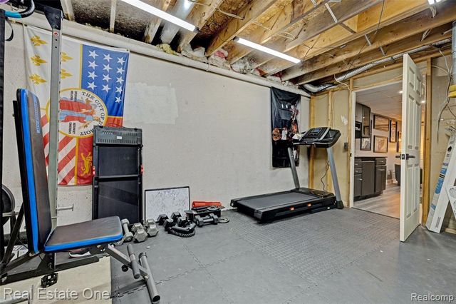 6923 Tangle Wood, Waterford, MI 48327