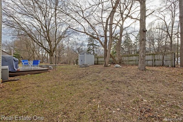 6923 Tangle Wood, Waterford, MI 48327