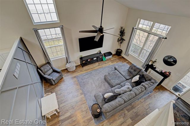 6923 Tangle Wood, Waterford, MI 48327