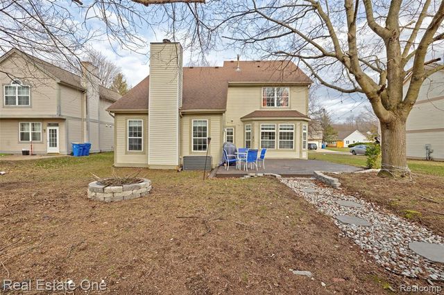 6923 Tangle Wood, Waterford, MI 48327