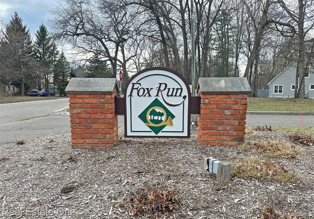 6923 Tangle Wood, Waterford, MI 48327