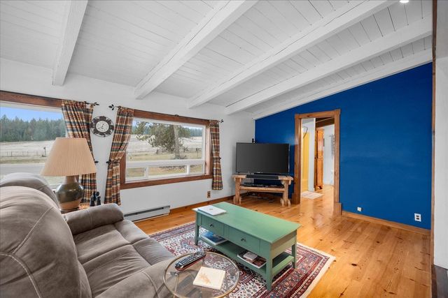 11006 E Boundary Rd, Elk, WA 99009