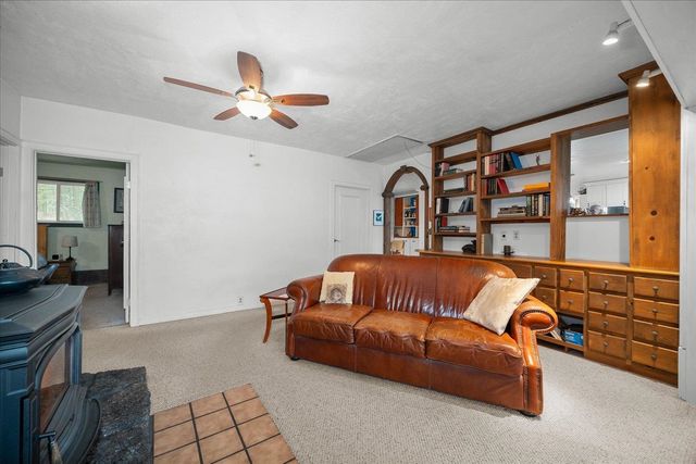 11006 E Boundary Rd, Elk, WA 99009