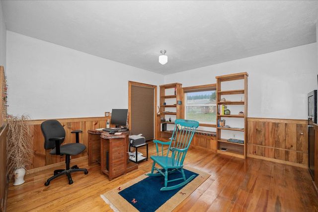 11006 E Boundary Rd, Elk, WA 99009