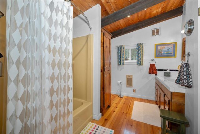 11006 E Boundary Rd, Elk, WA 99009