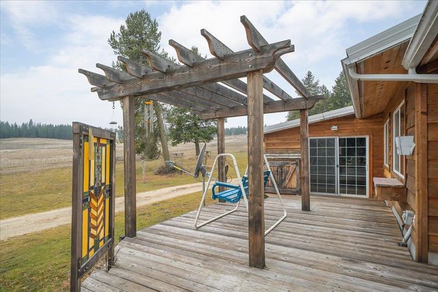 11006 E Boundary Rd, Elk, WA 99009