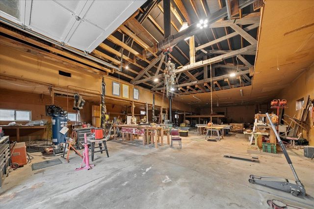 11006 E Boundary Rd, Elk, WA 99009