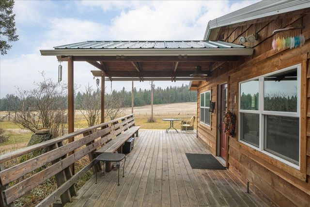 11006 E Boundary Rd, Elk, WA 99009