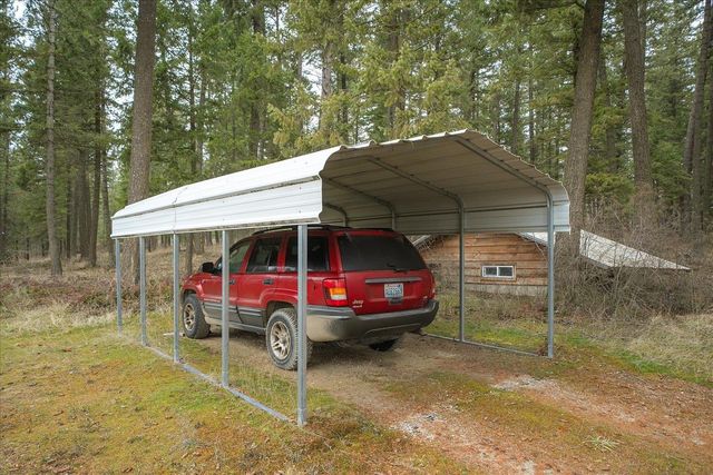 11006 E Boundary Rd, Elk, WA 99009