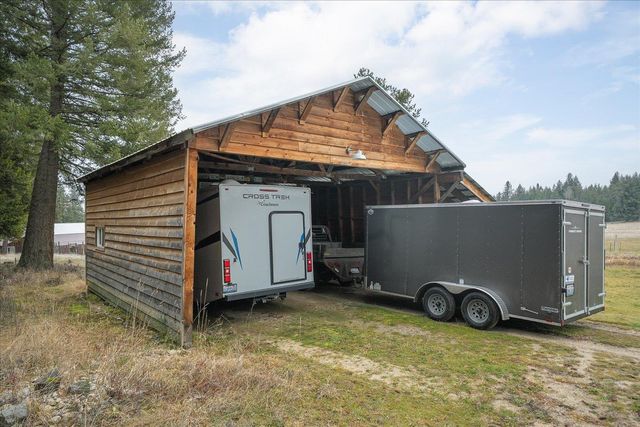 11006 E Boundary Rd, Elk, WA 99009