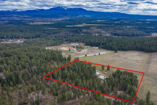 11006 E Boundary Rd, Elk, WA 99009