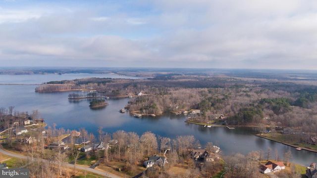 515 NOAHS LANDING DR, Bumpass, VA 23024