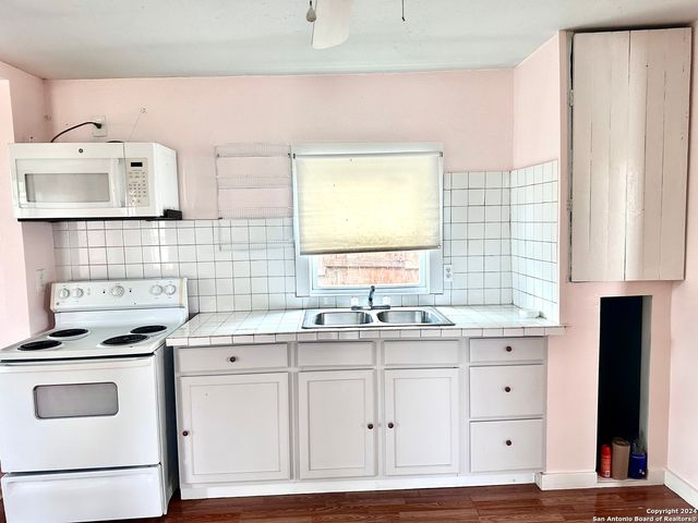 104 S 2nd ST, Stockdale, TX 78160