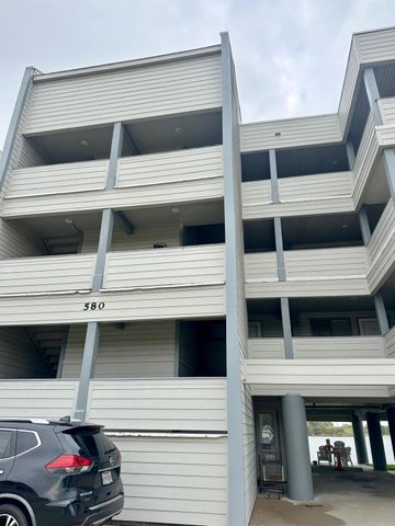 580 Pleasure Island Boulevard 219, Port Arthur, TX 77640