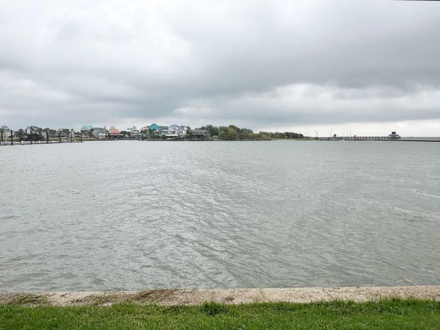 580 Pleasure Island Boulevard 219, Port Arthur, TX 77640